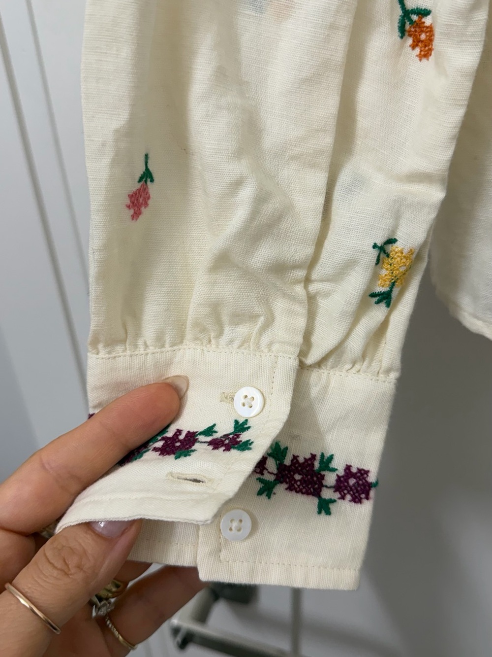 Sezane Elvio Shirt x Lucia Vergara - Picture 6 of 8